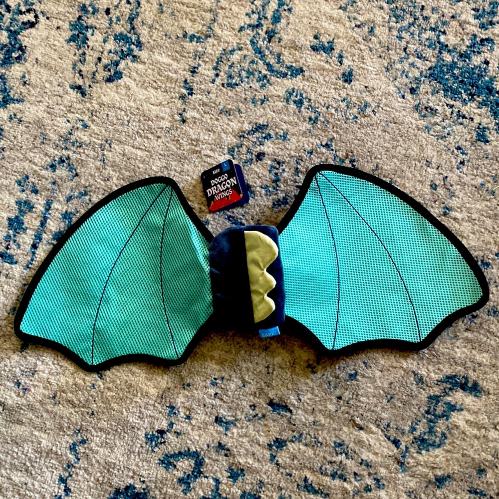 Bark Dragon Wings Whip and Flip Toy